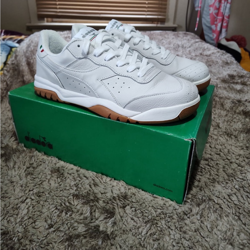 Diadora White Sneakers with Gum Sole